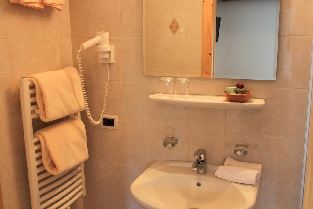 Albergo Alisander Corvara Pokój zdjęcie