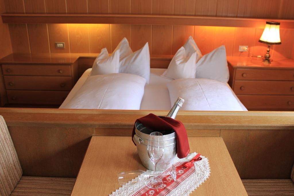 Albergo Alisander Corvara Pokój zdjęcie