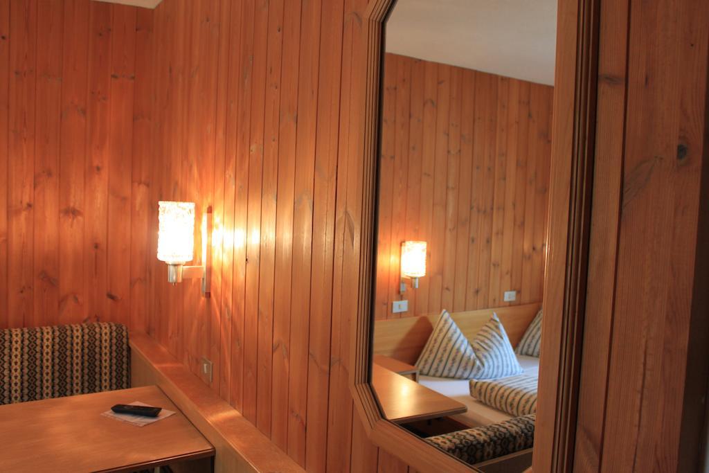 Albergo Alisander Corvara Pokój zdjęcie
